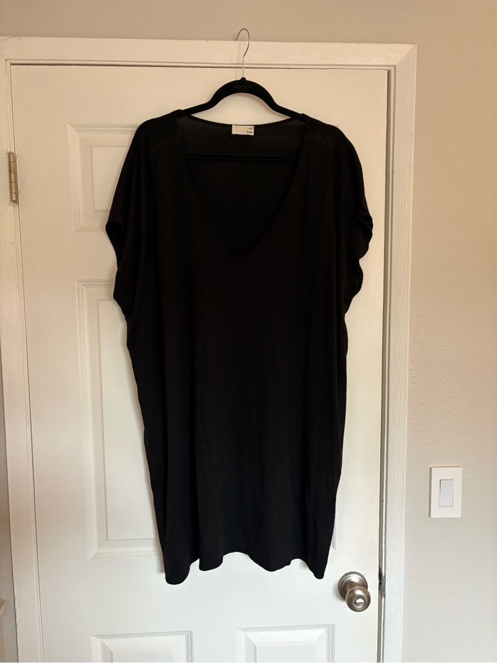 Wilfred Black V-Neck oversized shirt dress